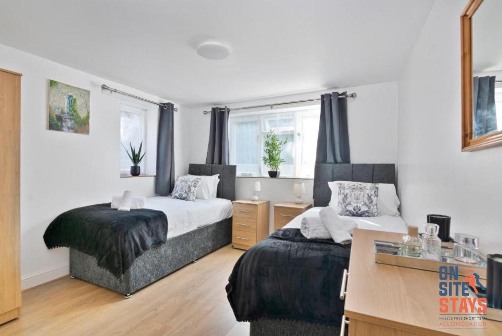 Onsitestays - Tranquil 2 Bedroom Apartment With Large Kitchen, Private Garden Near Wimbledon Station Лондон Экстерьер фото