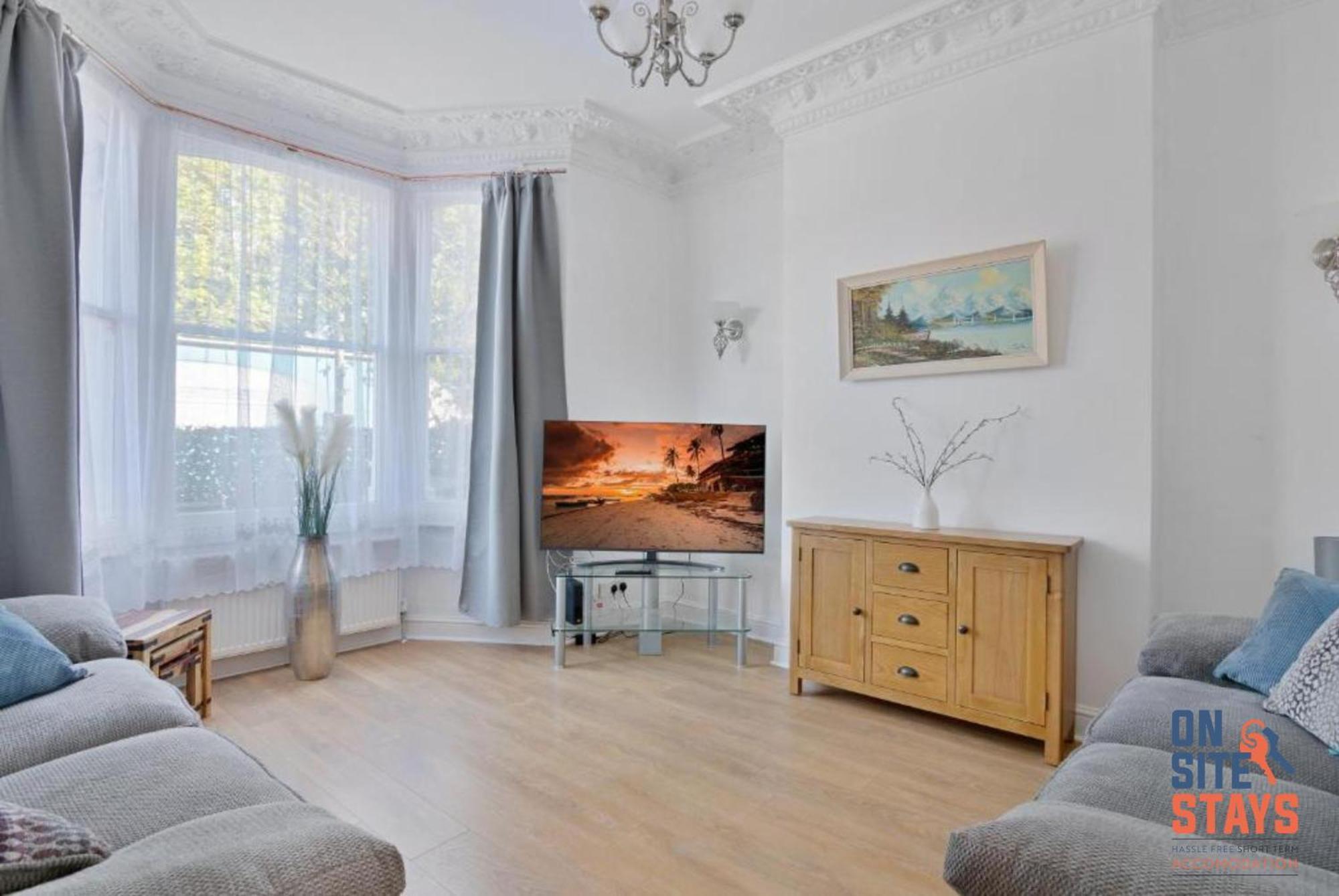 Onsitestays - Tranquil 2 Bedroom Apartment With Large Kitchen, Private Garden Near Wimbledon Station Лондон Экстерьер фото