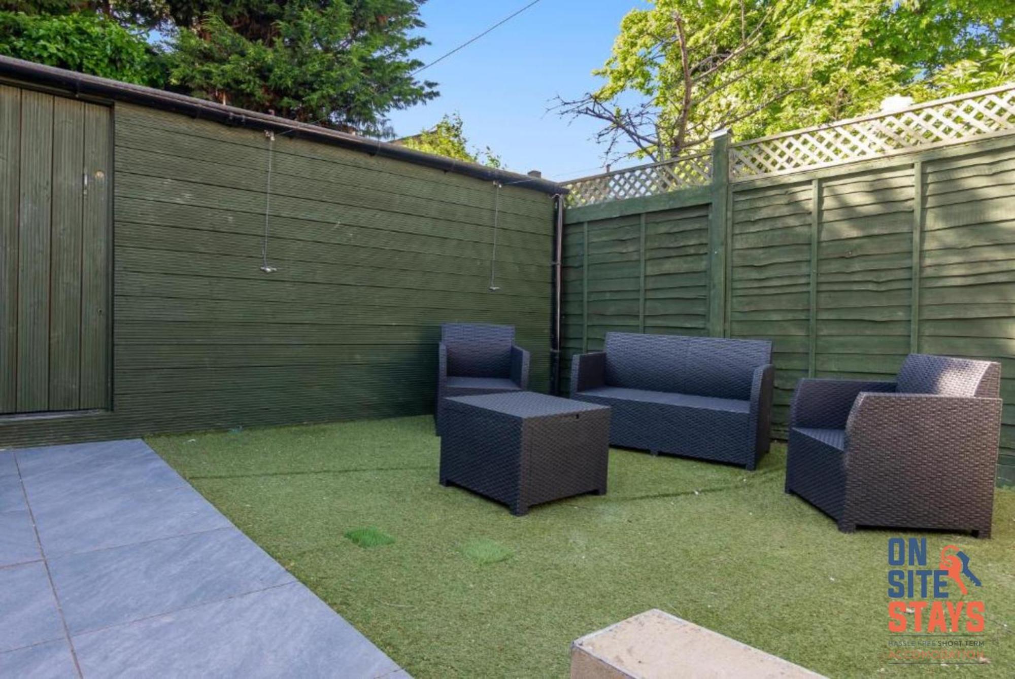 Onsitestays - Tranquil 2 Bedroom Apartment With Large Kitchen, Private Garden Near Wimbledon Station Лондон Экстерьер фото