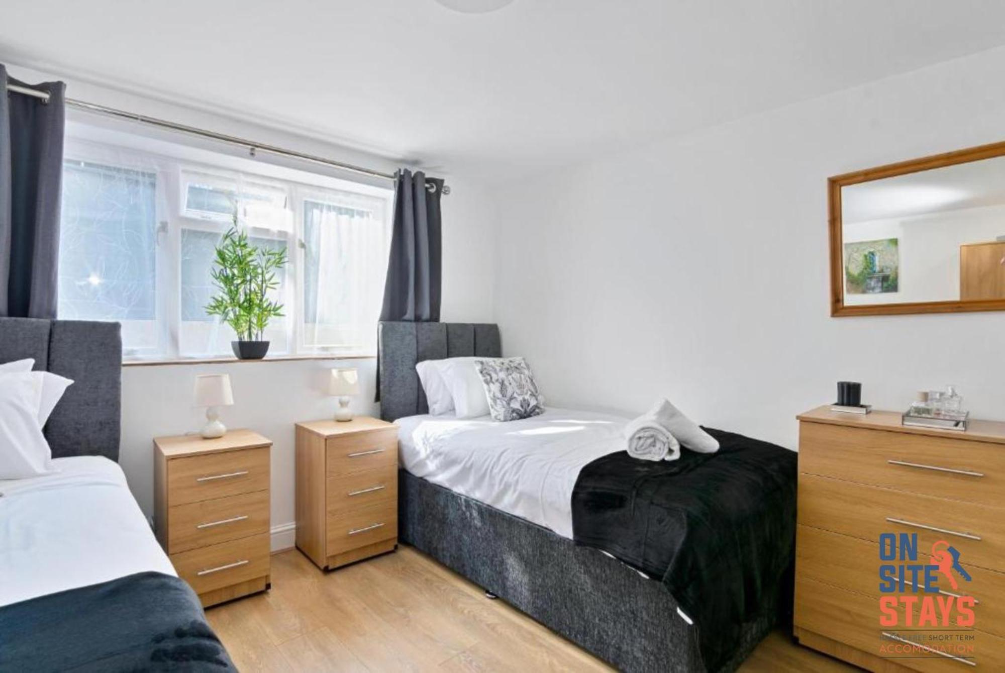 Onsitestays - Tranquil 2 Bedroom Apartment With Large Kitchen, Private Garden Near Wimbledon Station Лондон Экстерьер фото