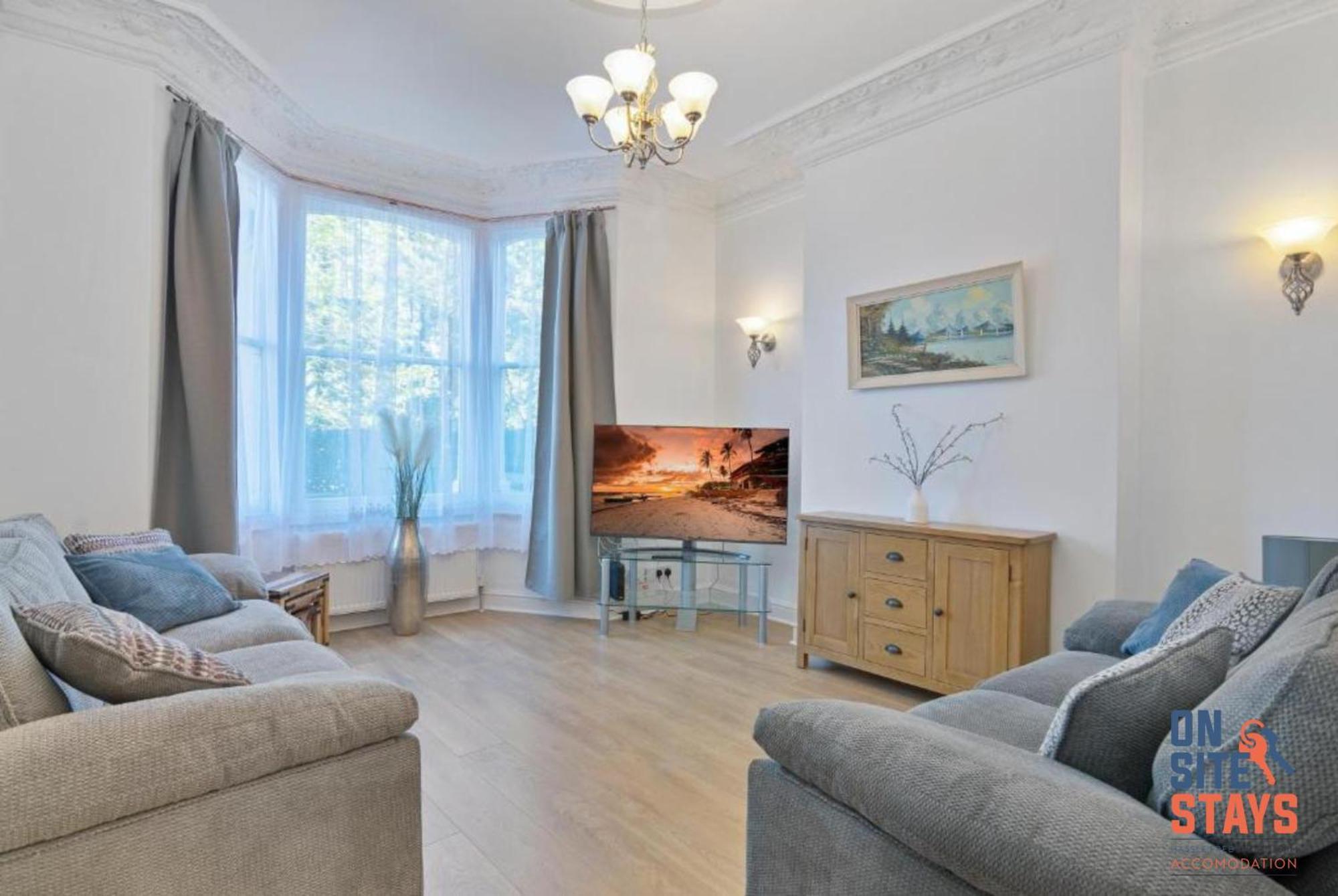 Onsitestays - Tranquil 2 Bedroom Apartment With Large Kitchen, Private Garden Near Wimbledon Station Лондон Экстерьер фото