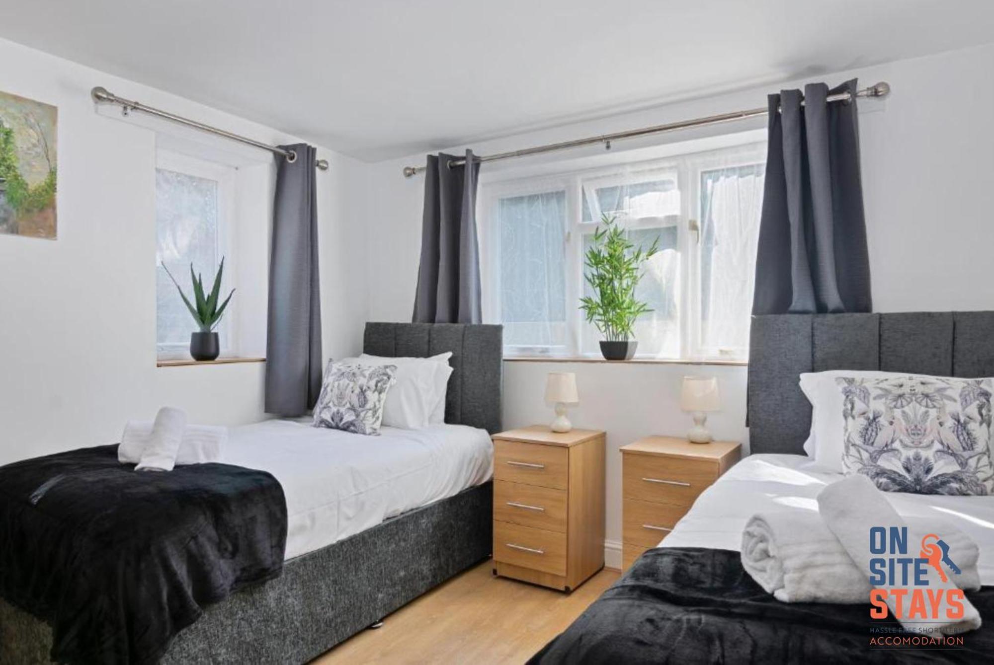 Onsitestays - Tranquil 2 Bedroom Apartment With Large Kitchen, Private Garden Near Wimbledon Station Лондон Экстерьер фото
