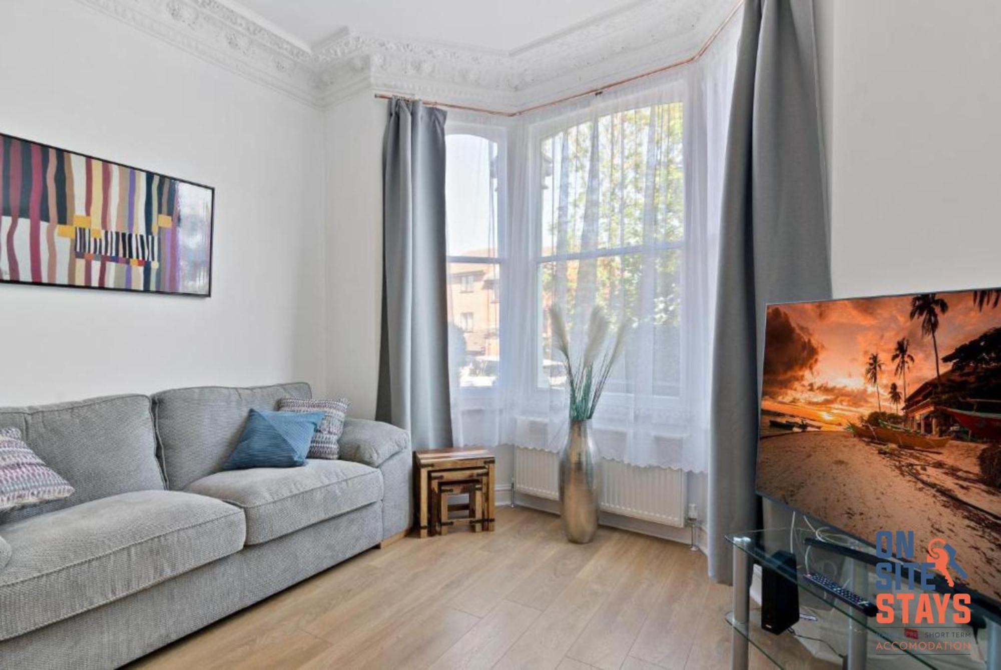 Onsitestays - Tranquil 2 Bedroom Apartment With Large Kitchen, Private Garden Near Wimbledon Station Лондон Экстерьер фото