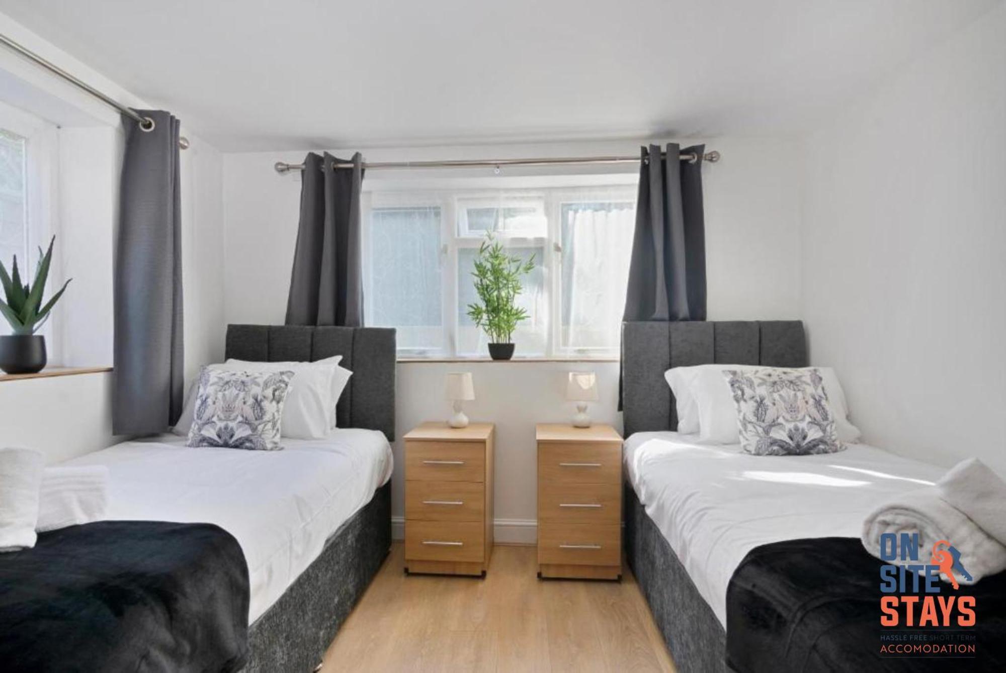Onsitestays - Tranquil 2 Bedroom Apartment With Large Kitchen, Private Garden Near Wimbledon Station Лондон Экстерьер фото