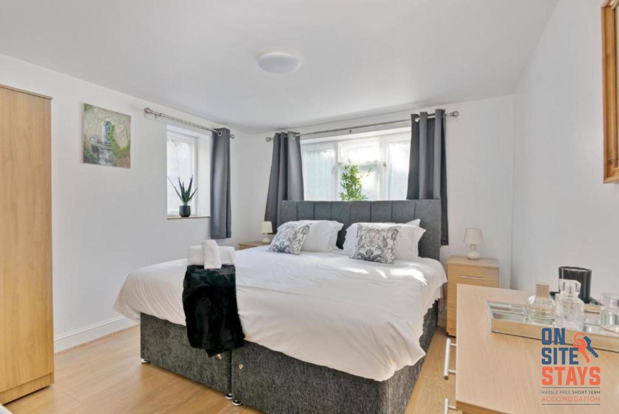 Onsitestays - Tranquil 2 Bedroom Apartment With Large Kitchen, Private Garden Near Wimbledon Station Лондон Экстерьер фото